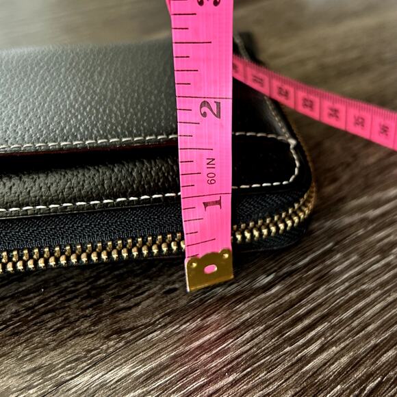 EUC Kate Spade Wellesley Neda Black Leather Zip Around Clutch Wallet - Picture 12 of 12